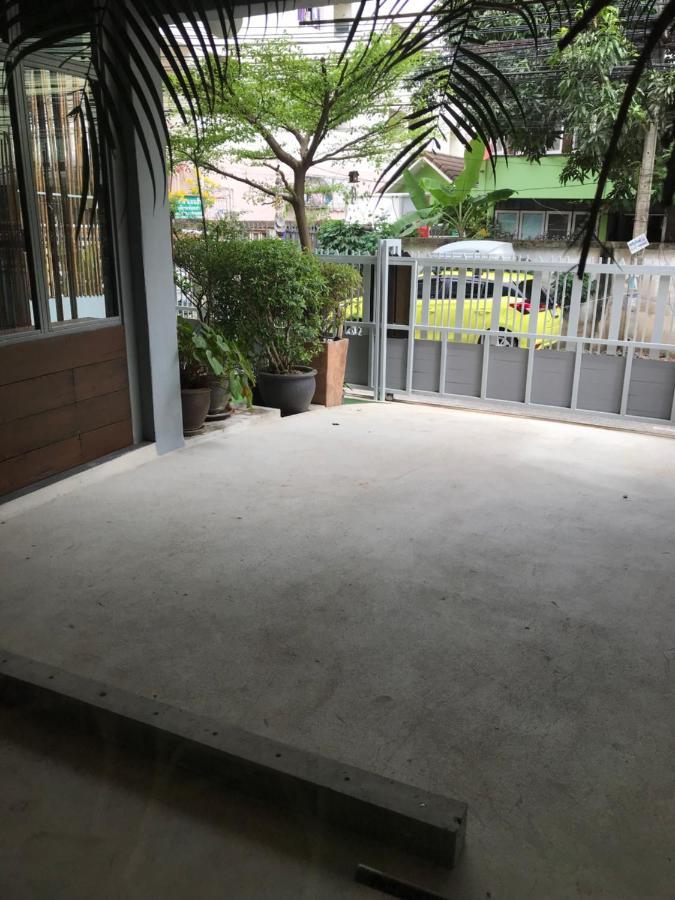 Nesuto Hostel Ramkamhaeng 52 Μπανγκόκ Εξωτερικό φωτογραφία